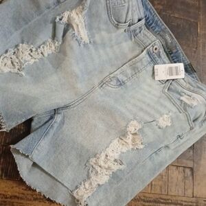 NWT Torrid Distressed Jean Shorts Size 16